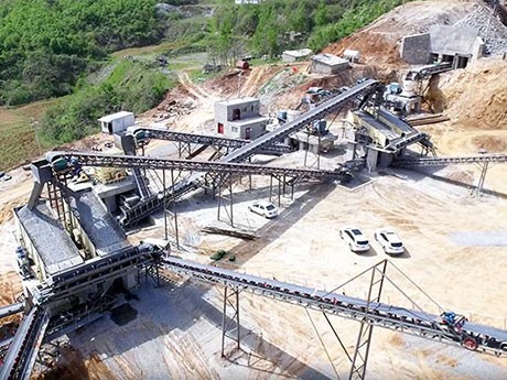 哪個(gè)廠家的碎石場(chǎng)生產(chǎn)線性價(jià)比高，價(jià)格是多少（含真實(shí)現(xiàn)場(chǎng)視頻）