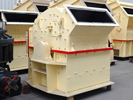 破碎含水20%左右的爐渣，要求一小時(shí)20-30噸，用什么設(shè)備加工比較好