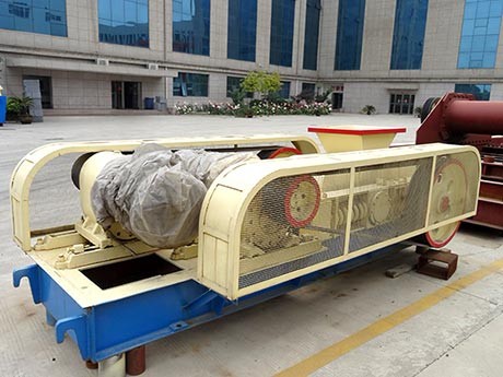 時(shí)產(chǎn)5-10噸小型對輥機(jī)哪里有賣？價(jià)格多少