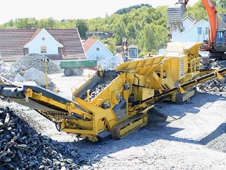 混凝土路面破碎機械-移動式破碎機一機當先，實干擔當！