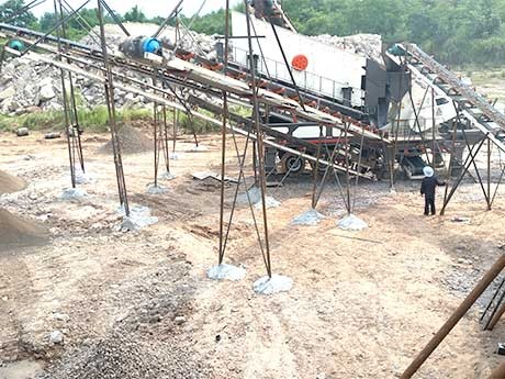 把鵝卵石打成沙石子，一小時200噸移動打沙機(jī)多少錢一臺？