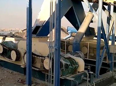 小型對輥式破碎機制砂洗沙現(xiàn)場案例