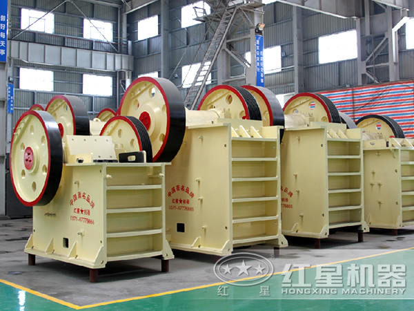 花崗巖顎式破碎機(jī)車間
