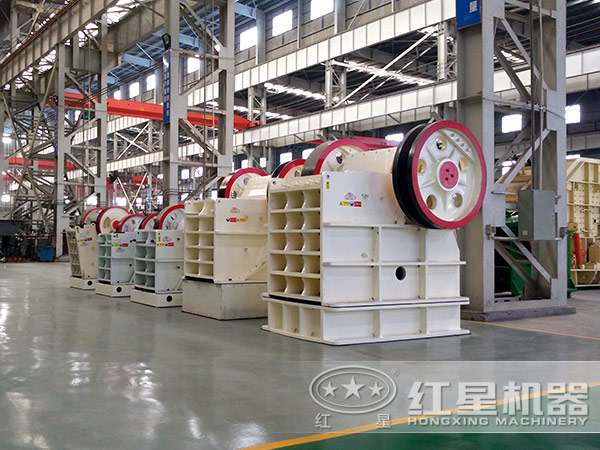 泥灰?guī)r破碎機生產(chǎn)車間