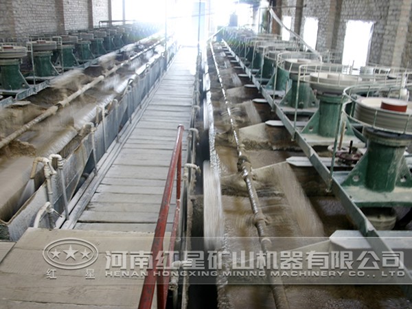 藍(lán)晶石浮選機(jī)現(xiàn)場圖