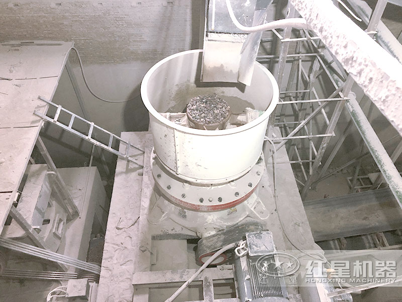 單缸圓錐破一個液壓缸作業(yè)，效率高