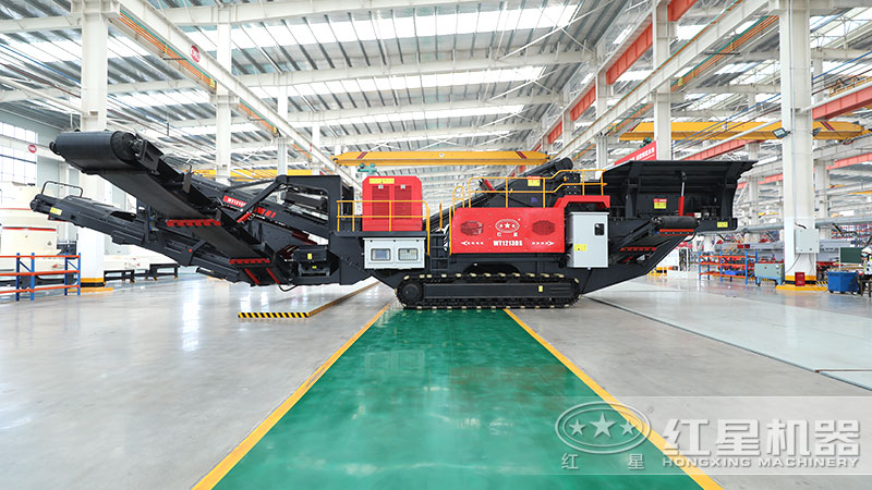 履帶移動(dòng)破碎機(jī)，外觀大氣上檔次，復(fù)雜工況不怯場(chǎng)