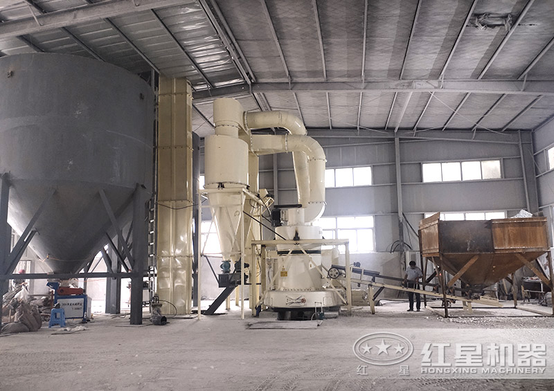 石頭磨粉機(jī)成套設(shè)備施工現(xiàn)場(chǎng)