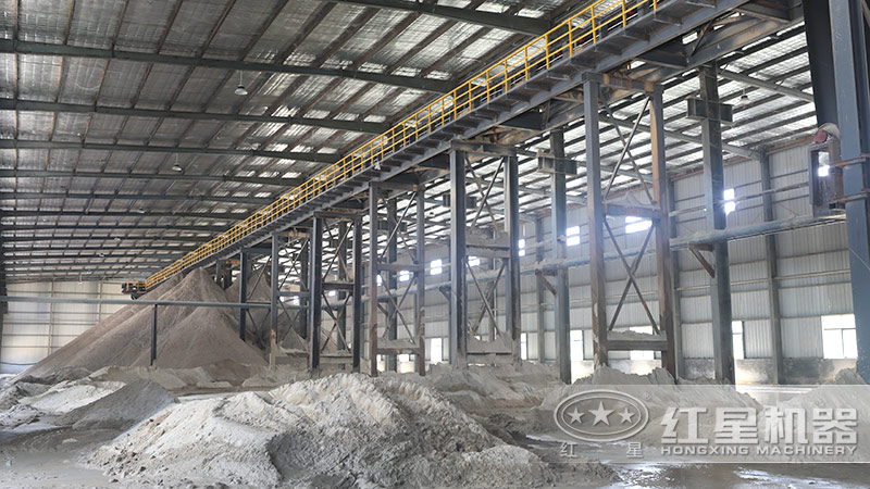 粉碎石頭成沙子的機(jī)器型號(hào)-時(shí)產(chǎn)200噸，附現(xiàn)場(chǎng)視頻