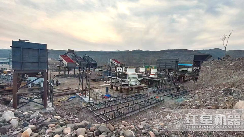 粉碎沙石的大型機(jī)器多少錢一臺，有哪幾種