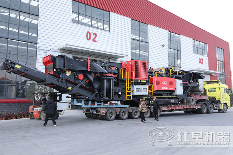 紅星機(jī)器大型打石子機(jī)器發(fā)貨現(xiàn)場