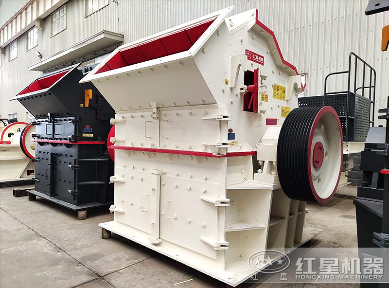 細(xì)碎機(jī)生產(chǎn)車間，可以看出從配色到做工都很出色