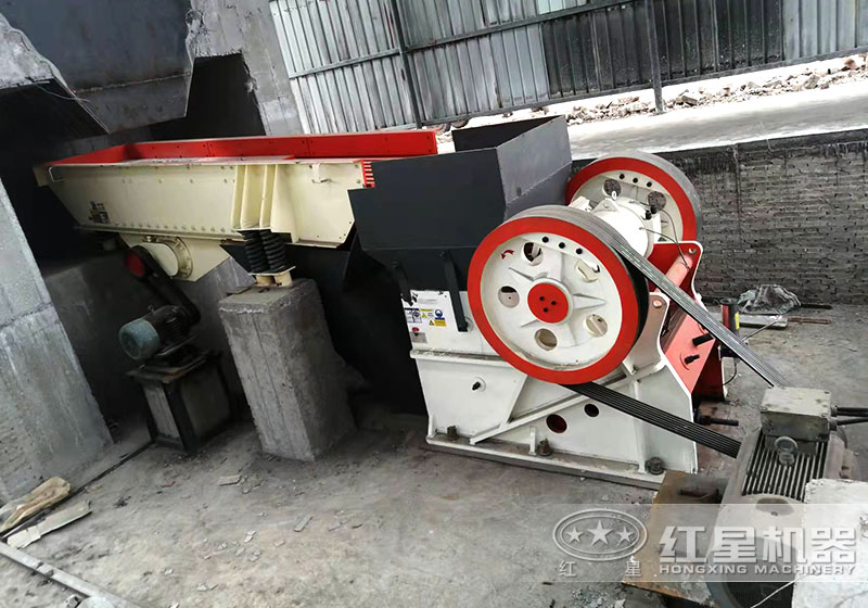 砂石生產(chǎn)線中的75破碎機