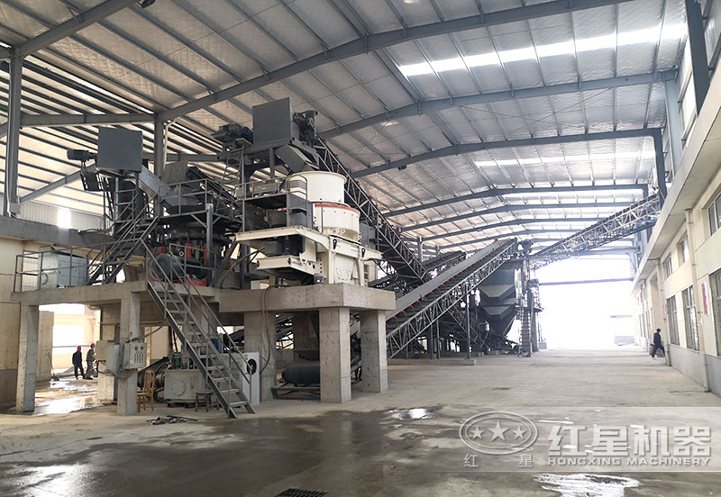 室內(nèi)制砂配置沖擊式破碎機，產(chǎn)量300噸/時