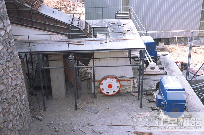 PCZ1610錘式沙石破碎機(jī)安裝現(xiàn)場