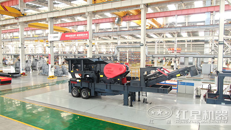 輪胎移動(dòng)礦石粉碎機(jī)