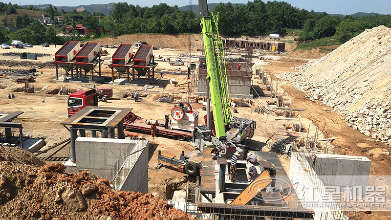 配置一條時(shí)產(chǎn)量300噸石灰石干法制砂生產(chǎn)線價(jià)格多少？附環(huán)保制沙方案