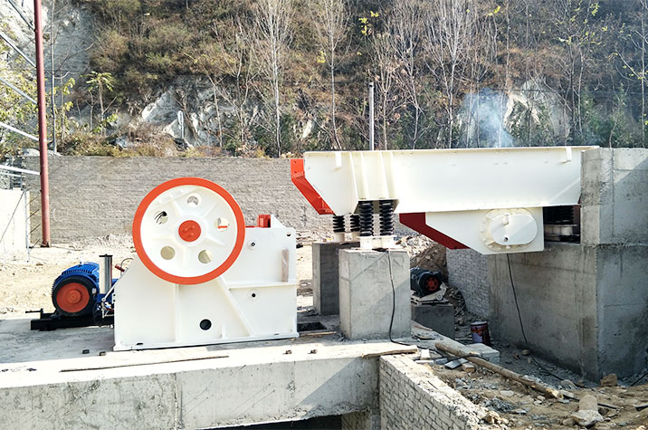 小型石頭石子礦石粉粉碎機(jī)設(shè)備多少錢一臺(tái)？