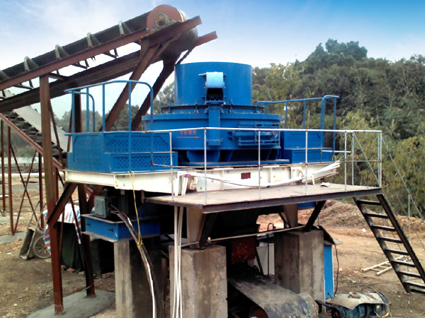 金剛砂制砂機現(xiàn)場圖