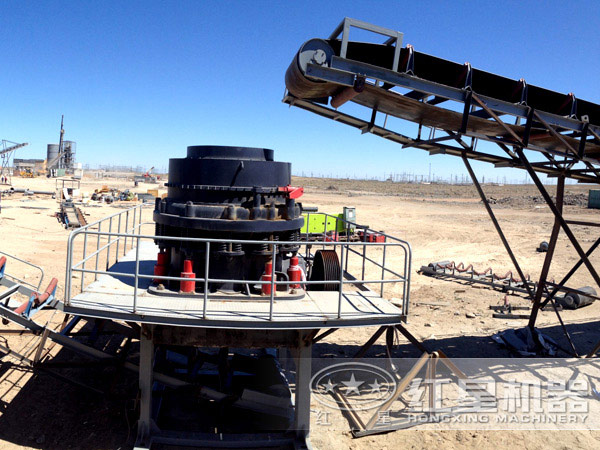 圓錐破碎機(jī)作業(yè)現(xiàn)場