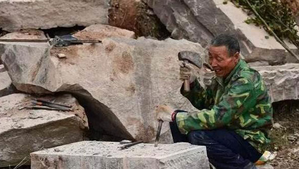 傳統(tǒng)的礦石開采