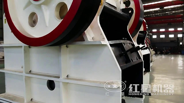 青石破碎機(jī)實(shí)拍6