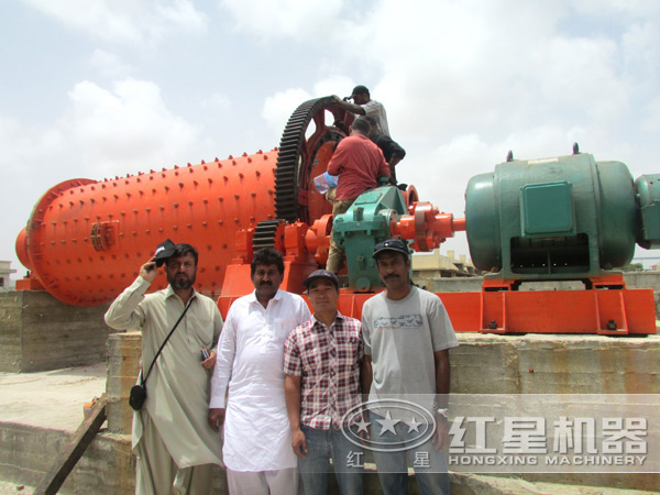 褐煤球磨機(jī)現(xiàn)場圖