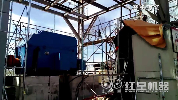 水泥球磨機(jī)作業(yè)現(xiàn)場實(shí)拍展示