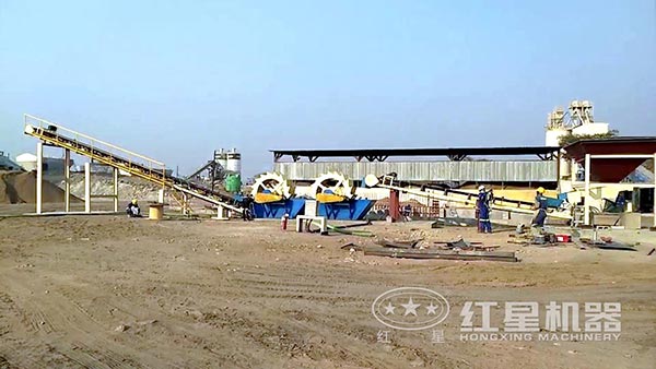 洗砂機(jī)工作現(xiàn)場圖