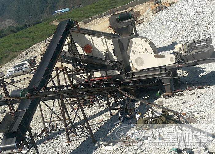 錘式流動(dòng)石子加工機(jī)加工現(xiàn)場(chǎng)