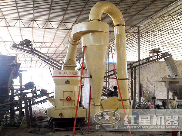 磨粉機(jī)現(xiàn)場實(shí)拍