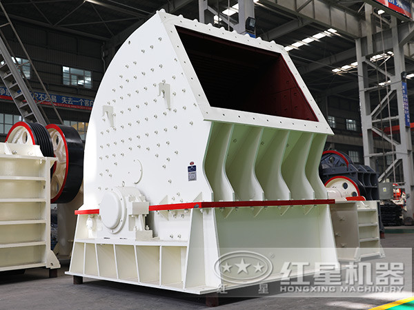 重錘破碎機(jī)生產(chǎn)車(chē)間