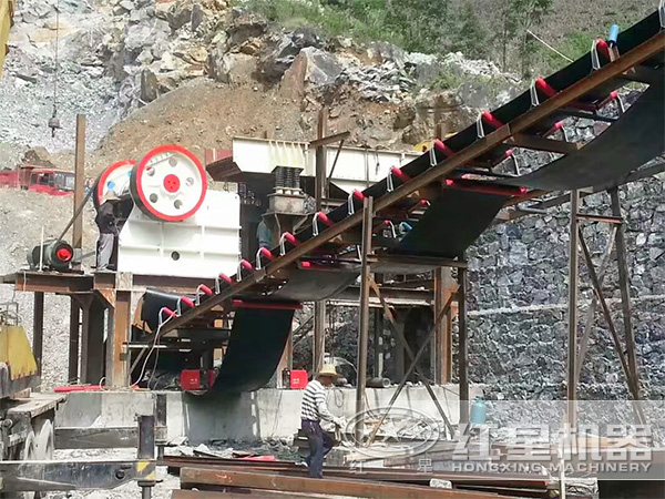 打石頭設(shè)備應(yīng)用現(xiàn)場