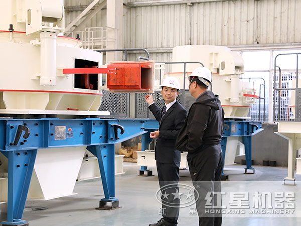 客戶參觀固定制砂機(jī)