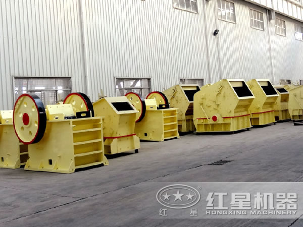 小型石子機(jī)械車間