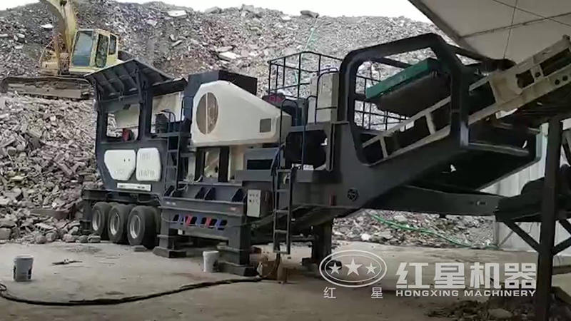移動(dòng)石子加工機(jī)粗碎作業(yè)環(huán)節(jié)