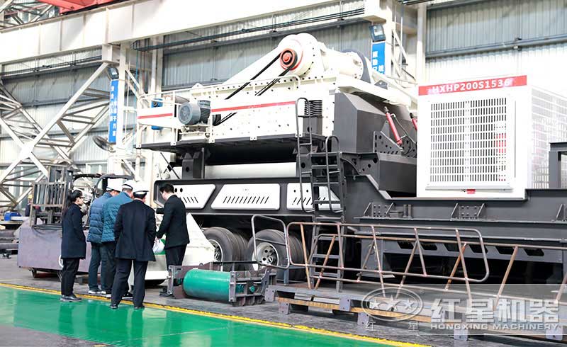 環(huán)保達(dá)標(biāo)的移動石子機(jī)車間客戶參觀
