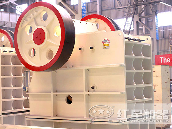 碎石機(jī)車(chē)間實(shí)拍