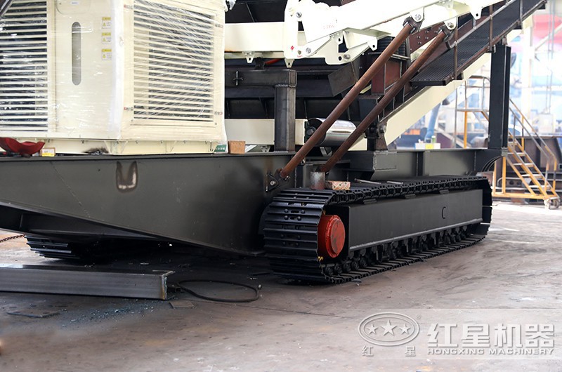 履帶行駛，穩(wěn)穩(wěn)當當