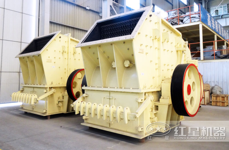 單段破碎機(jī)車間實(shí)拍