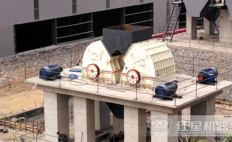 重錘式破破碎機(jī)安裝完成