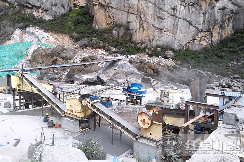 鐵礦破碎機(jī)客戶現(xiàn)場(chǎng)實(shí)拍