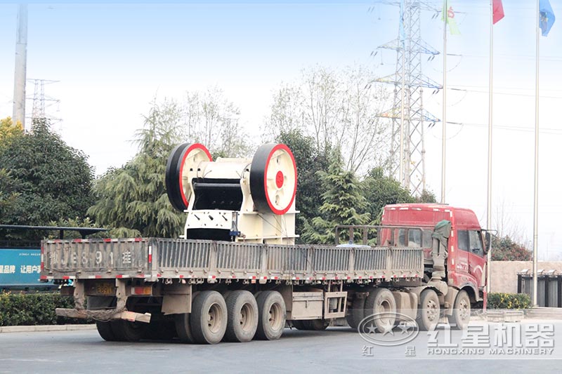 鐵礦破碎機(jī)發(fā)貨現(xiàn)場(chǎng)