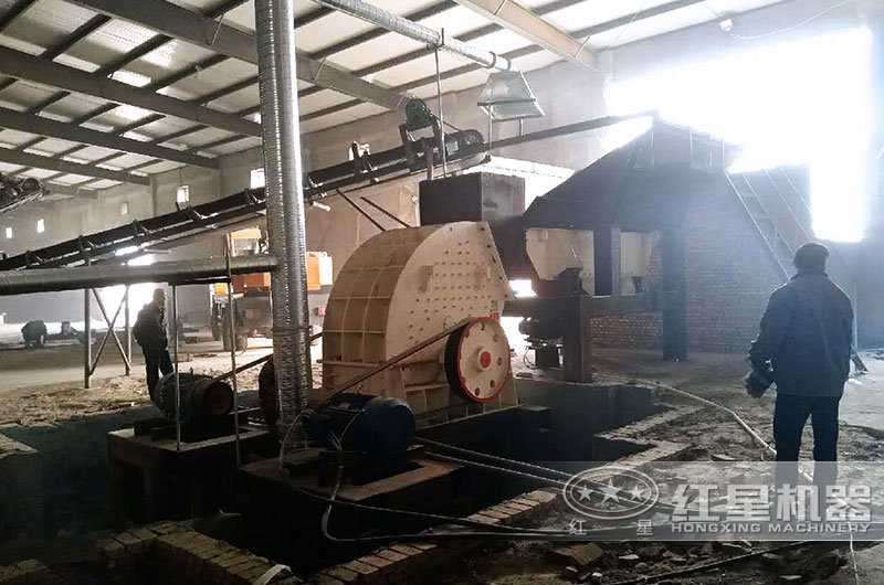 固定系列錘式破碎機亮相其他石料加工作業(yè)現(xiàn)場