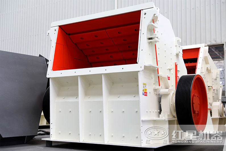 反擊破碎機(jī)車間