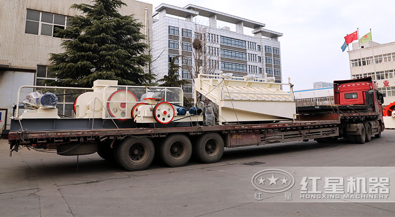 小型對輥機發(fā)貨