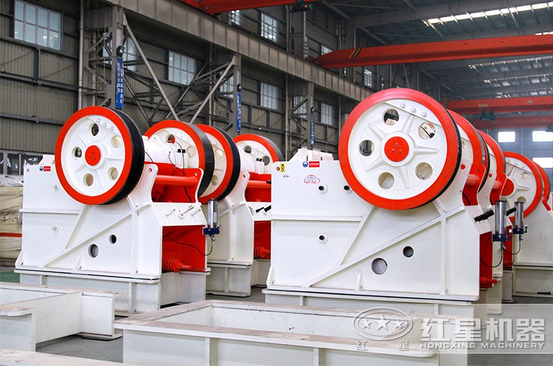 鄂式碎石機(jī)