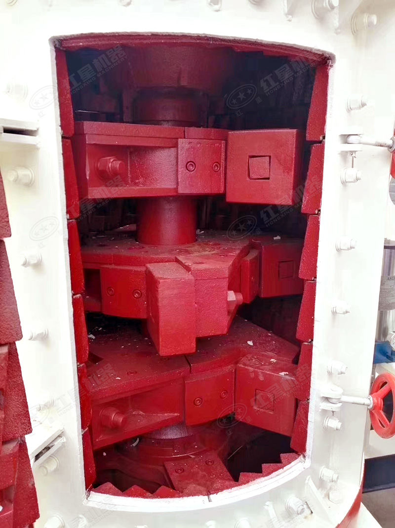 復合式破碎機內(nèi)部轉(zhuǎn)子和錘頭