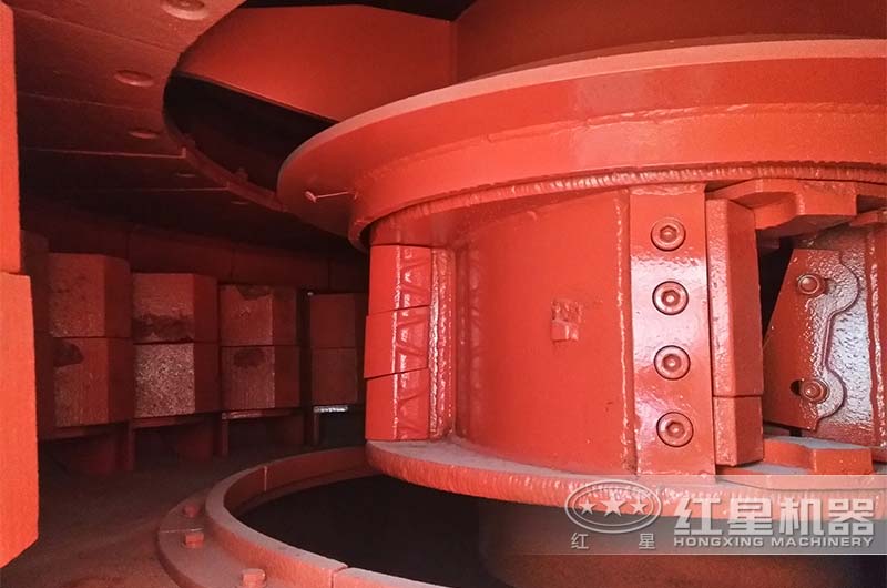 從觀察門看到的立式制砂機(jī)渦動腔