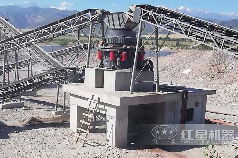 圓錐破碎機(jī)安裝現(xiàn)場